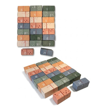 10 CALENDRIERS DISTRIBUTEUR + 24 ETUIS